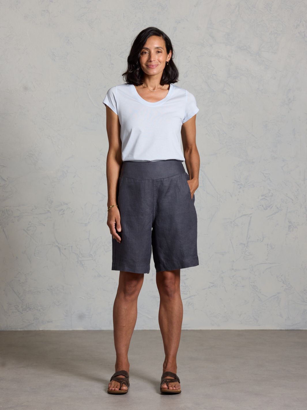 Cove Bermuda French Linen Shorts Charcoal