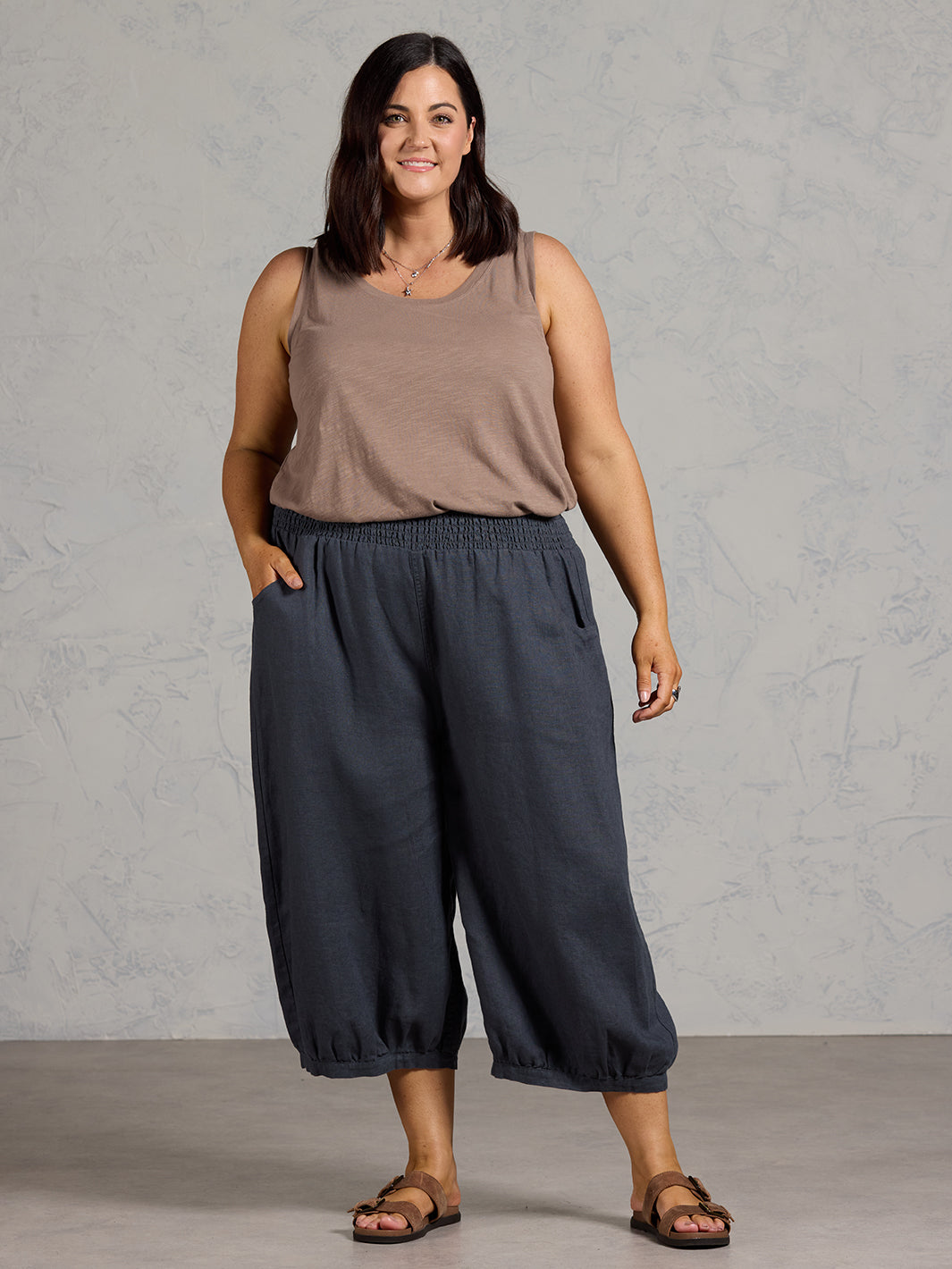 Marrakech French Linen Cropped Pants Charcoal