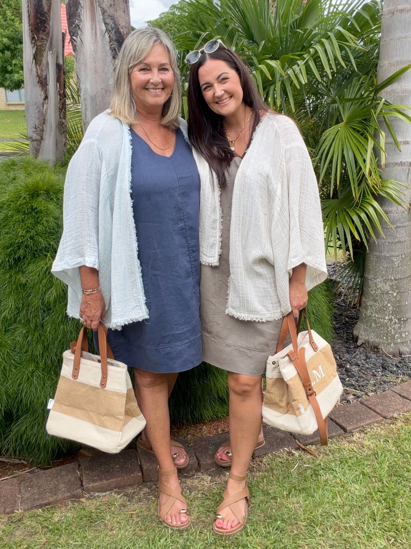 nomad-the-label-comfort-club-mother-daughter-model-lifestyle.jpeg