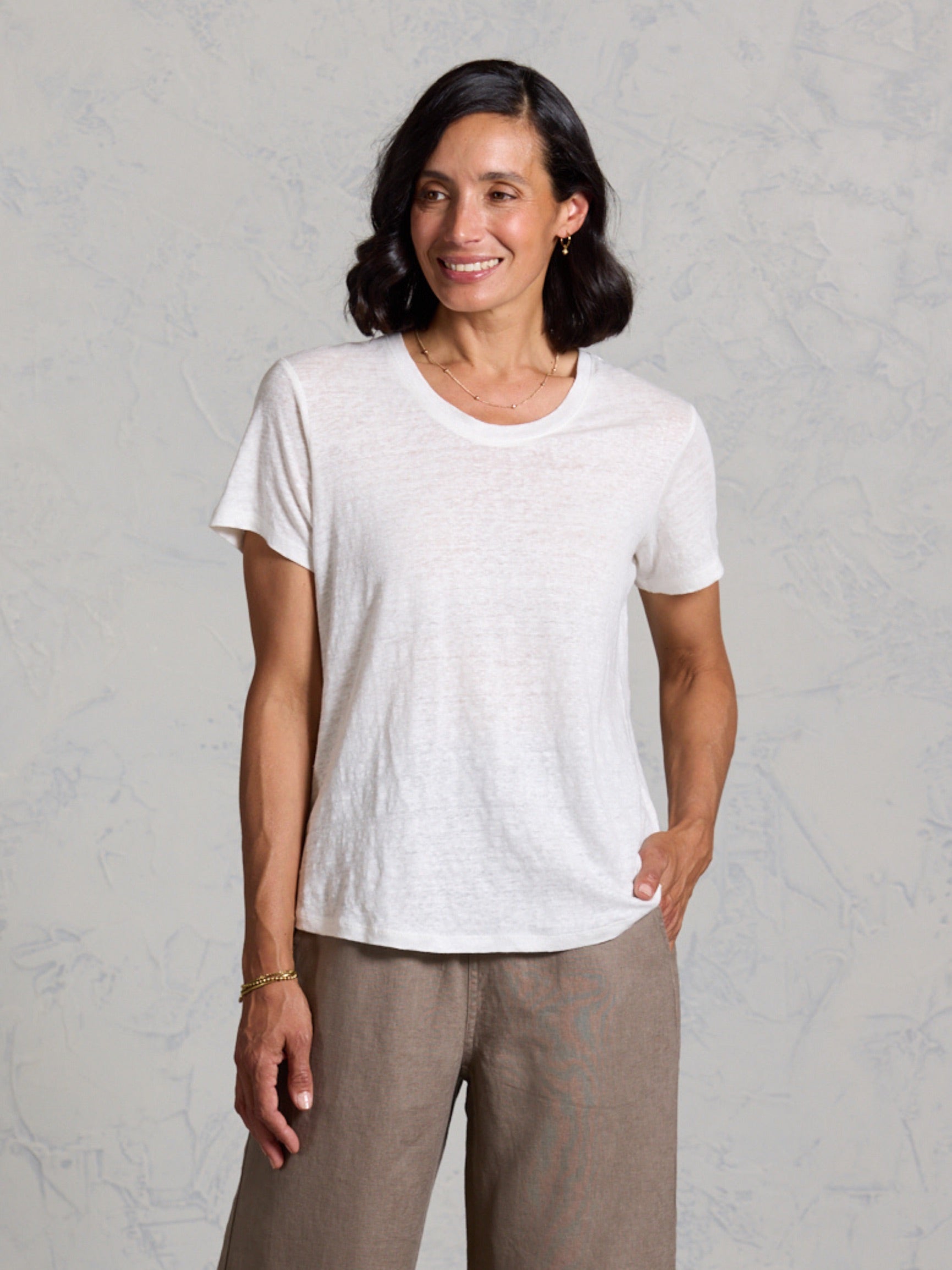 Clovelly French Linen T-Shirt Coconut – Nomad the Label US