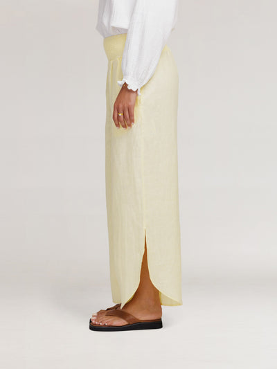 Model wears Sienna Linen Pants in Lemon